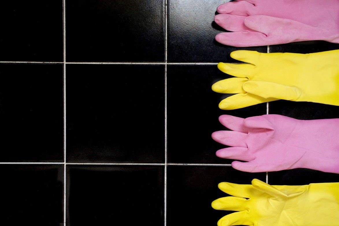 Cleaning - Your - Wetroom - Tiles5
